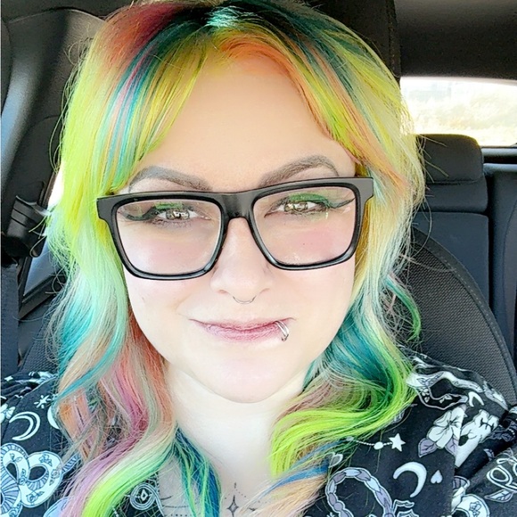 Meet your Posher, Meagan - Picture 1 of 1